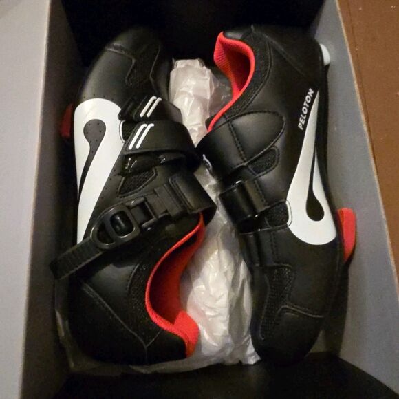 Pelotin Cycling Shoes NIB Size 41 Mens 8 Womens 10 Black Bicycle Athletic - Picture 1 of 9